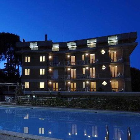 Hotel Raffaello Chianciano Terme Εξωτερικό φωτογραφία