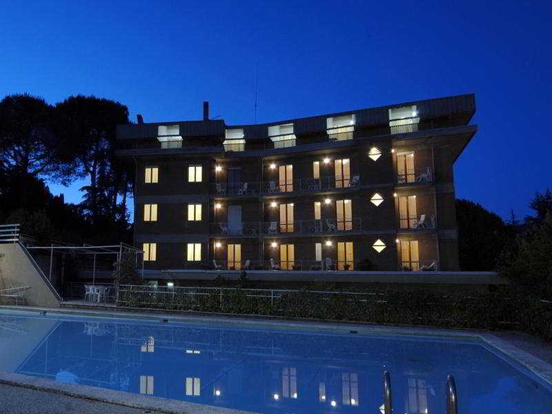 Hotel Raffaello Chianciano Terme Εξωτερικό φωτογραφία