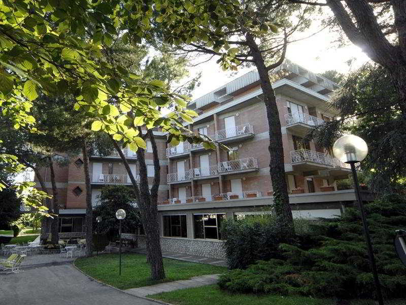 Hotel Raffaello Chianciano Terme Εξωτερικό φωτογραφία